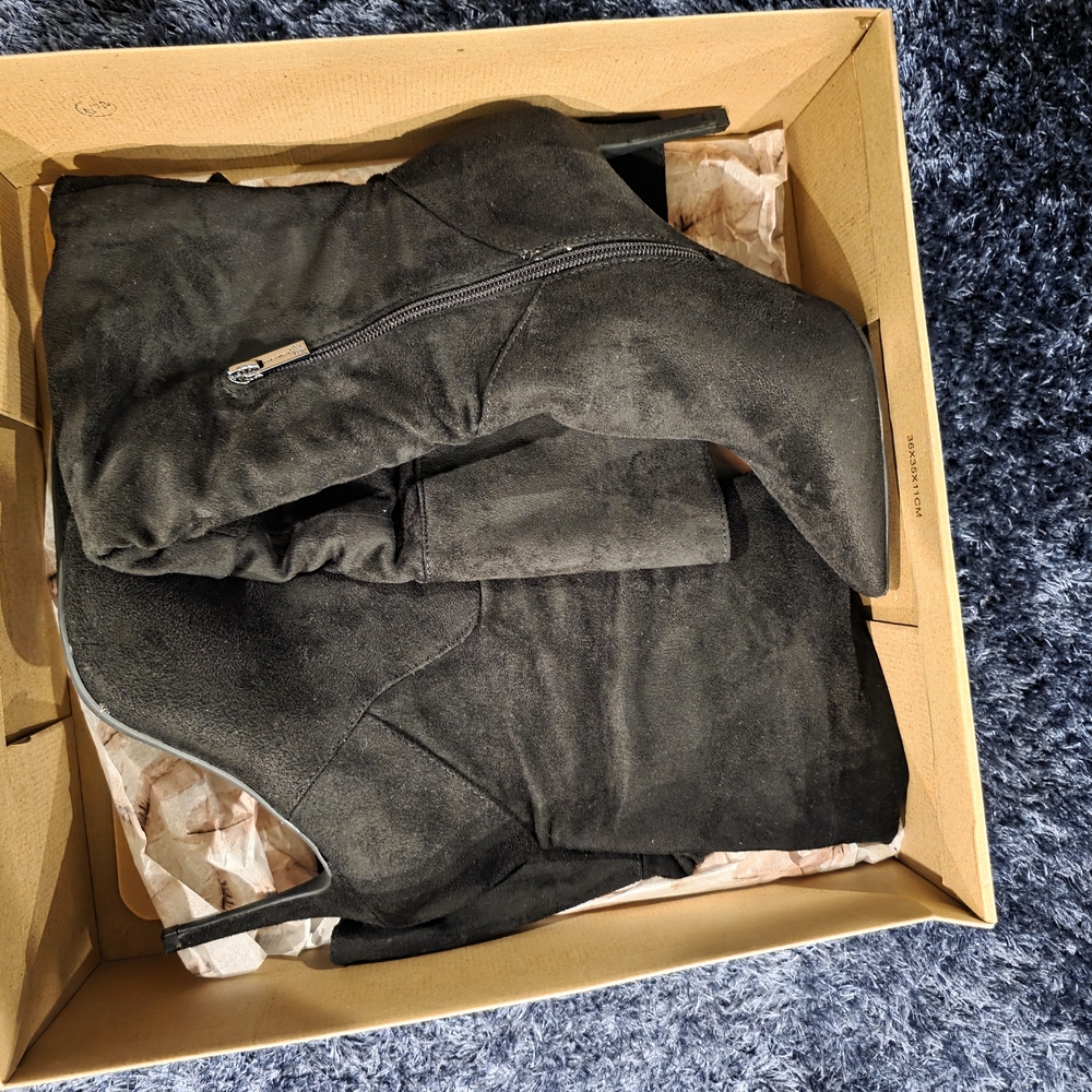 Jessica Simpson Black Over the Knee Boots